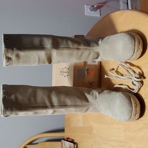 Tall fringed light tan/beige boots